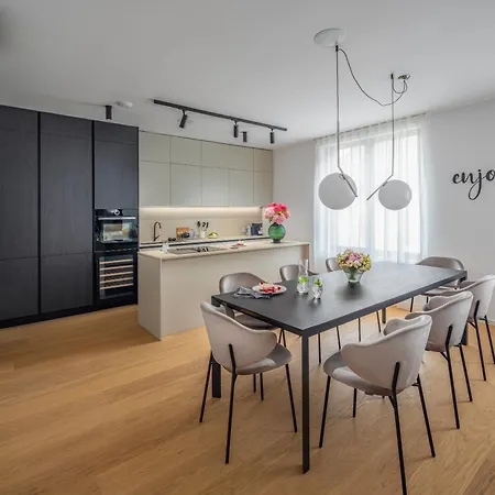 Apartment Dalmatinka Marble Residence, Serviced By City *