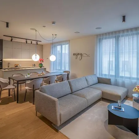 Dalmatinka Marble Residence, Serviced By City Apartamento Liubliana