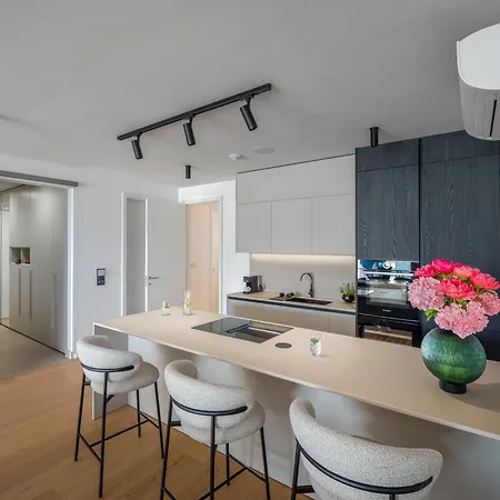 Dalmatinka Marble Residence, Serviced By City *