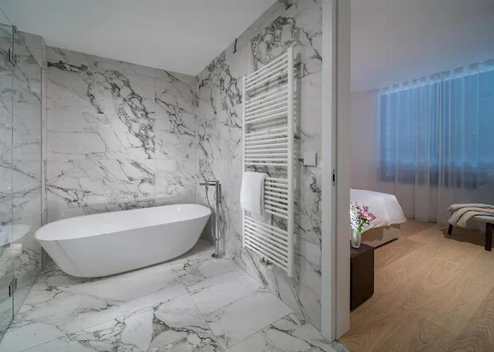 Apartment Dalmatinka Marble Residence, Serviced By City *