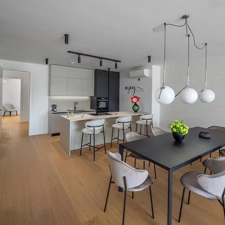 Dalmatinka Marble Residence, Serviced By City ليوبليانا